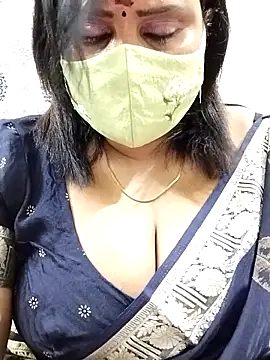 Snapshot of Queenflowerr chatting on September 22, 4:38 pm Queenflowerr online show from September 22, 4:38 pm