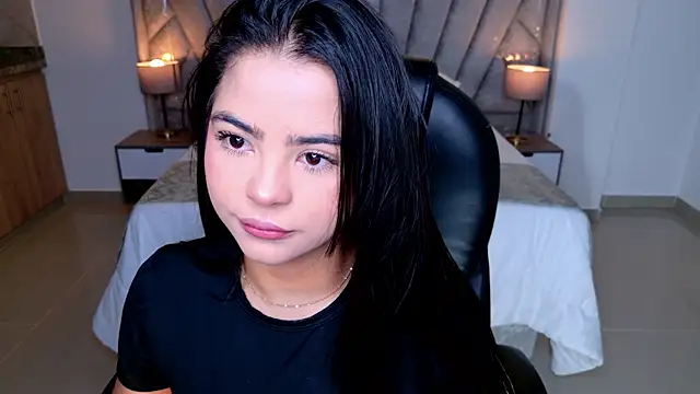 Layla Breezee online show from June 5, 11:05 am