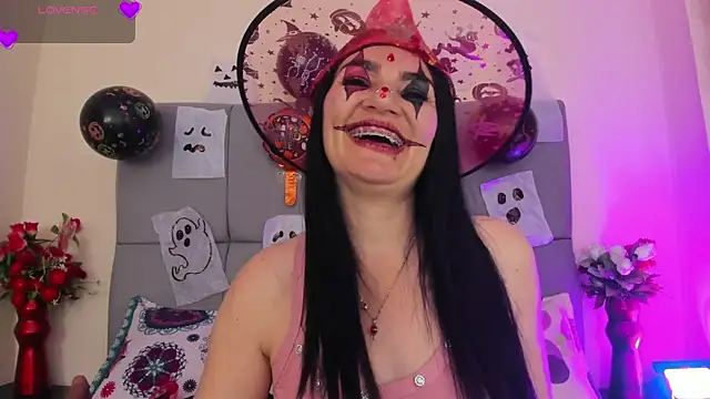 scarlet hit online show from November 2, 5:11 am