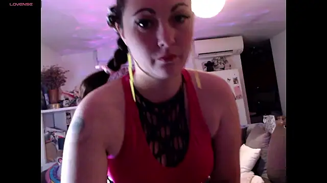 AdorahB3ll3 online show from December 14, 8:03 pm