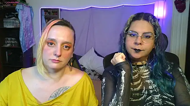 Evelan420 online show from April 21, 9:00 pm