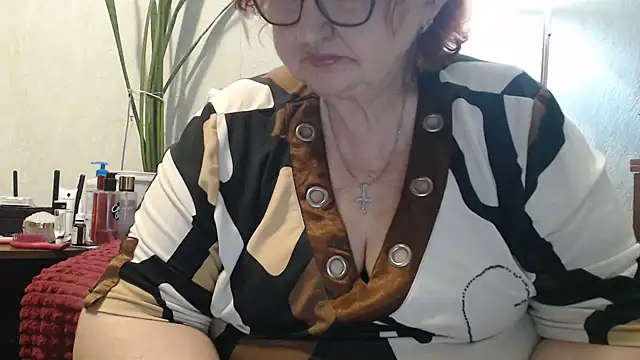 DeniseeRosea online show from April 5, 6:29 pm