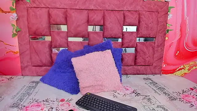 scarlett  evans  online show from February 16, 6:41 pm