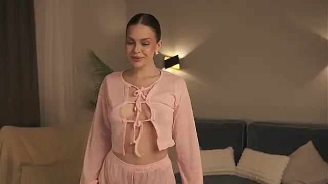 Sofa 01 online show from April 24, 3:26 pm