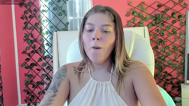 alaia greyy online show from June 11, 12:57 pm