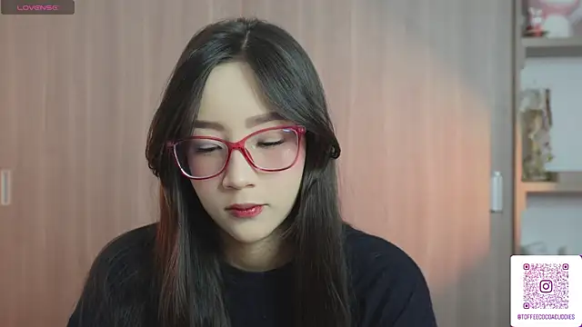 sophi lii online show from April 21, 8:38 pm