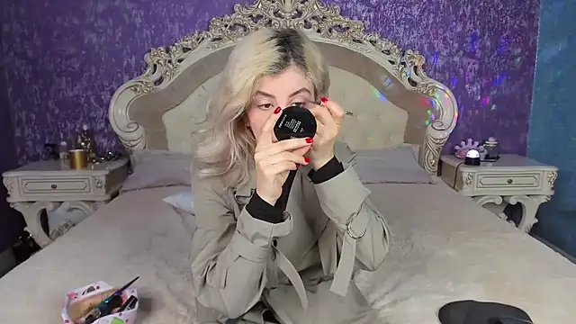 wawmom online show from March 17, 8:13 pm