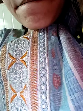 Snapshot of cute_IndianBabe chatting on October 3, 12:43 pm cute IndianBabe online show from October 3, 12:43 pm