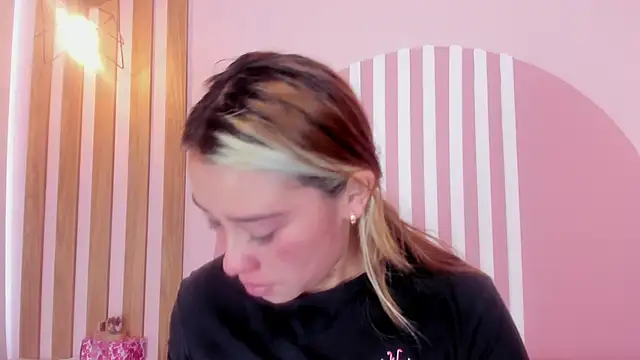 Lannajansen online show from March 16, 1:48 pm