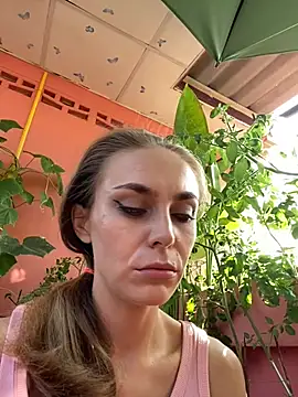 White Lu online show from April 19, 2:11 am