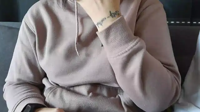 bunnyfox420 online show from November 6, 4:13 pm