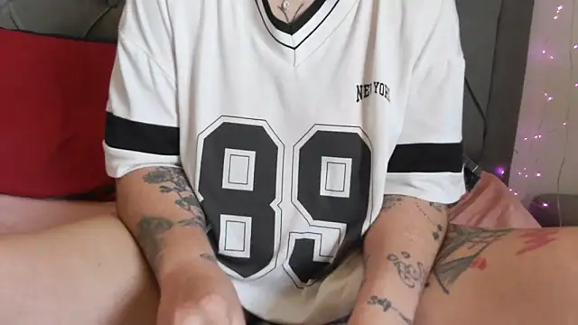 bunnyfox420 online show from April 25, 1:41 pm