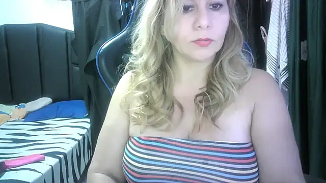 mariana0x online show from October 25, 11:55 pm