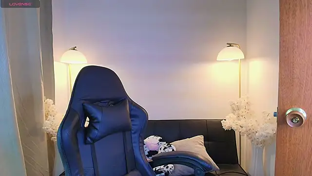 Victoria Collinns online show from April 22, 3:31 pm