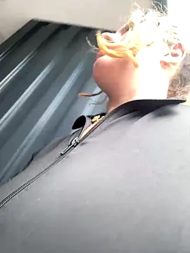 masmelorosa online show from November 13, 7:35 pm