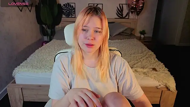 Amy Kimberlly online show from March 8, 1:02 am