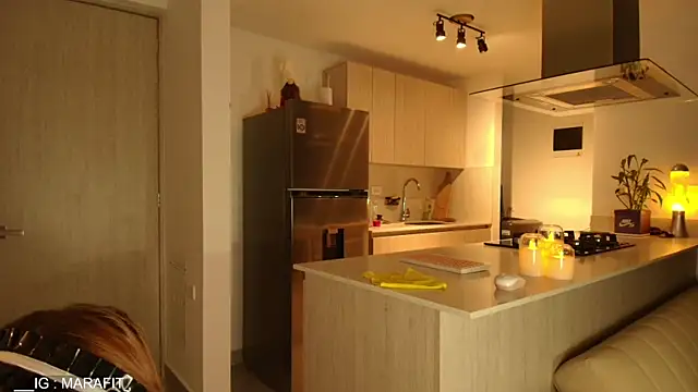 Mara Santoro online show from December 14, 11:10 pm