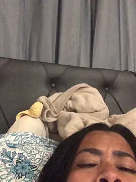 indiazinha69  online show from March 15, 1:51 am