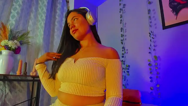 evaa greey online show from November 28, 8:23 pm