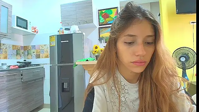 Alaiapink online show from April 26, 3:32 pm