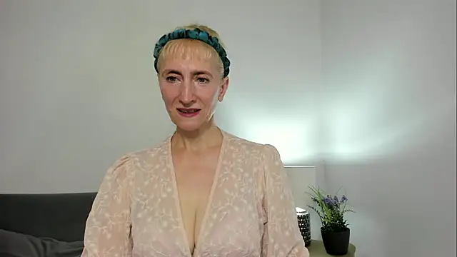 Snapshot of MargaretMilf69 chatting on September 13, 12:13 pm MargaretMilf69 online show from September 13, 12:13 pm