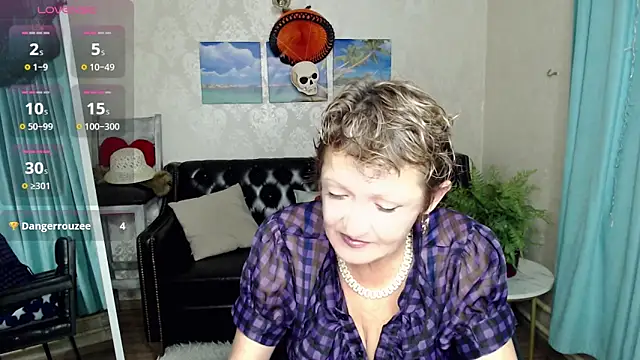 Snapshot of SexyGrandma_ chatting on October 20, 5:16 pm SexyGrandma online show from October 20, 5:16 pm