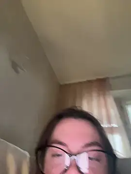 DearAlise online show from December 19, 11:35 am