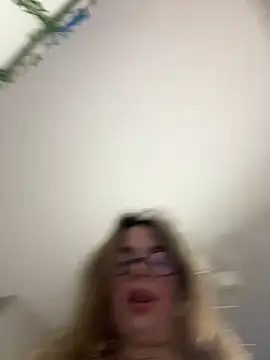 DearAlise online show from June 2, 4:08 pm