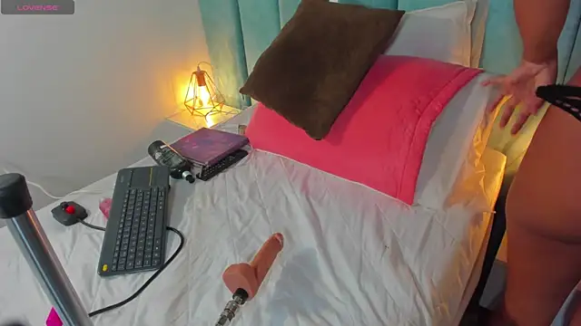 Annita001 online show from April 25, 5:43 pm