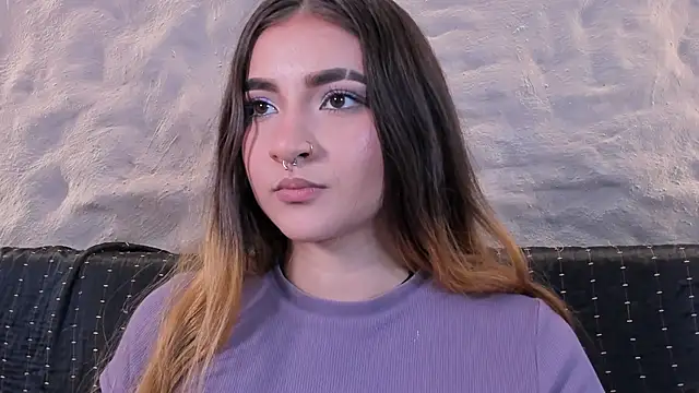 Shanntal  online show from November 10, 8:15 pm