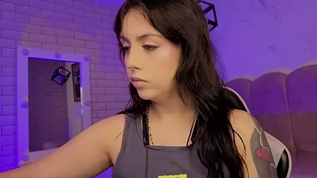 Hela v online show from June 16, 1:12 pm