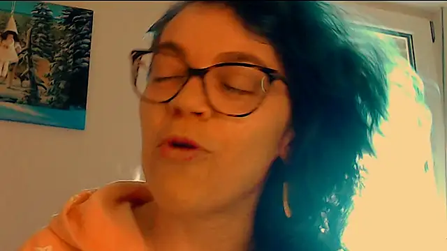 Ju-Hot online show from March 2, 2:46 pm