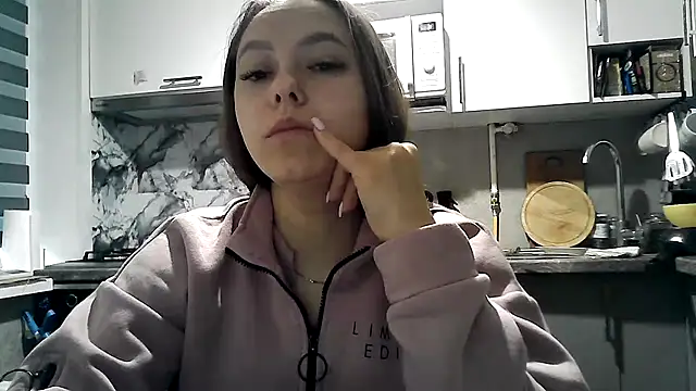 Misssweet s online show from October 9, 5:44 am