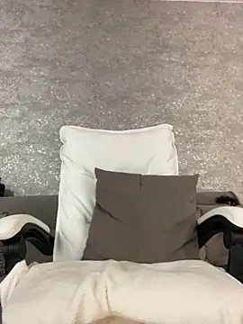 LillySquirtShot online show from April 19, 11:18 pm