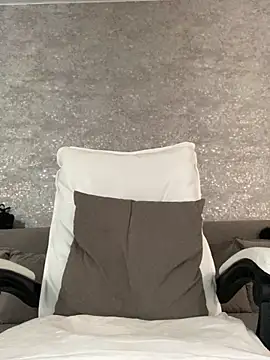 LillySquirtShot online show from April 21, 11:12 pm