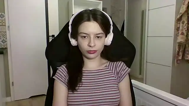 LariceSexy online show from March 18, 7:08 pm