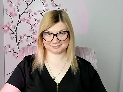 Lola moree online show from April 24, 12:30 pm