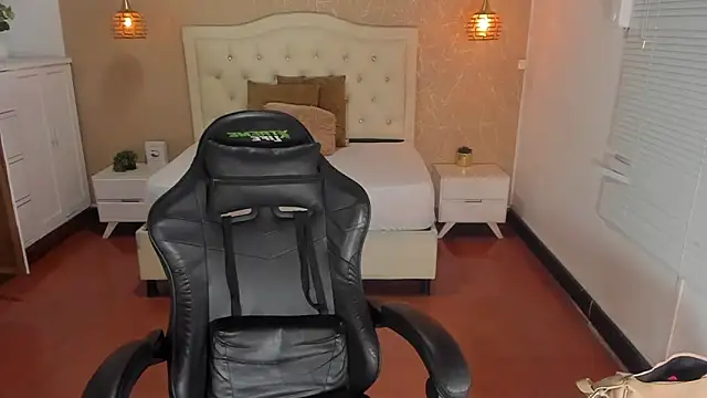 Hadley  online show from February 27, 3:50 am