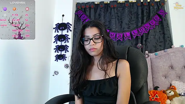 ellajonz online show from October 26, 1:34 am