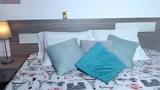 Liiamthompson online show from February 1, 7:12 pm