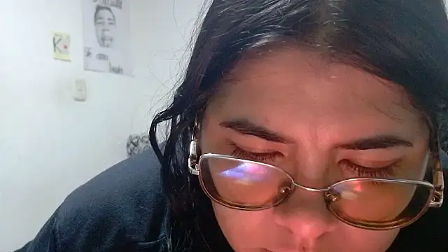 viccky vick online show from June 9, 9:47 pm