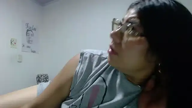 viccky vick online show from June 4, 3:12 am