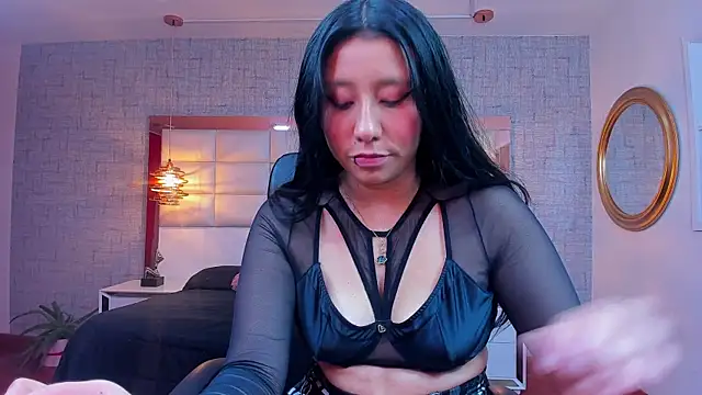 Nohemi louse online show from April 22, 7:11 pm