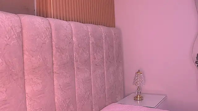 sara lopee1 online show from April 24, 11:57 am