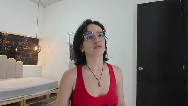 Snapshot of Annyrosee chatting on September 10, 8:42 pm Annyrosee online show from September 10, 8:42 pm