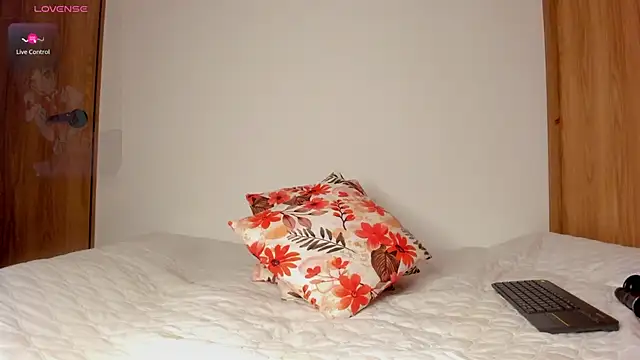 curly sweett1 online show from October 1, 1:32 am