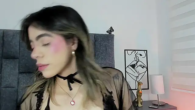 Violetta Ficher online show from November 26, 3:40 am