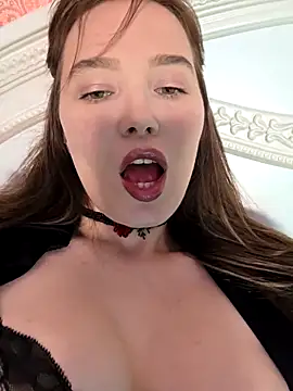 ForLoveAnd online show from April 25, 7:55 pm