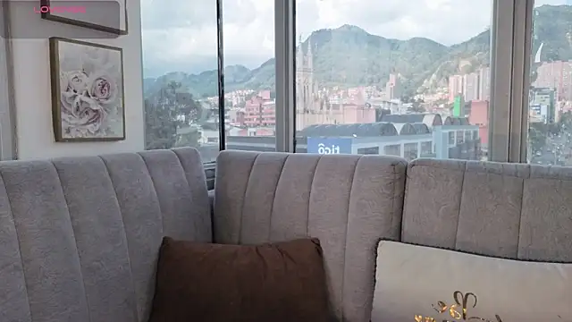 Daphne chers online show from April 24, 8:11 pm