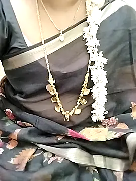Snapshot of Tamil_Radha chatting on October 13, 11:13 am Tamil Radha online show from October 13, 11:13 am